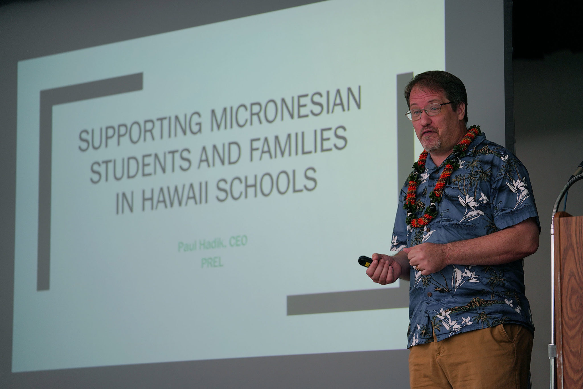 Paul Hadik speaks to Washington Middle School staff during a presentation about Micronesian students and culture.